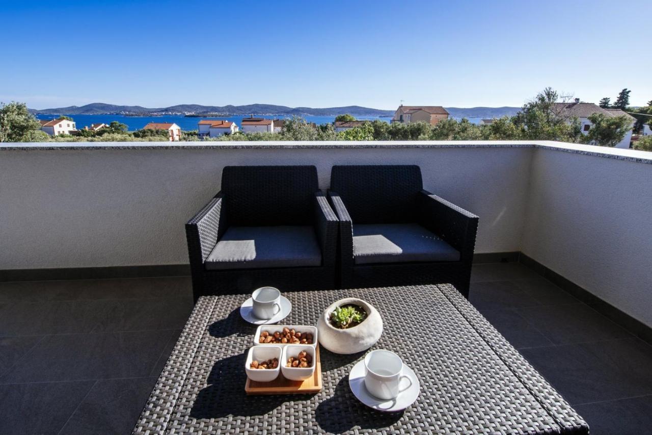 Crowonder Sun Dance Apartments With Heated Swimming Pool Seaview And Garden Sveti Filip i Jakov Kültér fotó